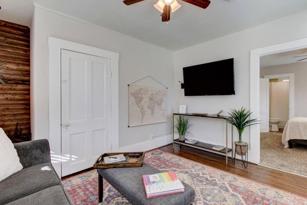 Cedar Blossom Bungalow Is A Cozy Getaway With A 5 Minute Walk To Downtown! Хот-Спрингс Экстерьер фото