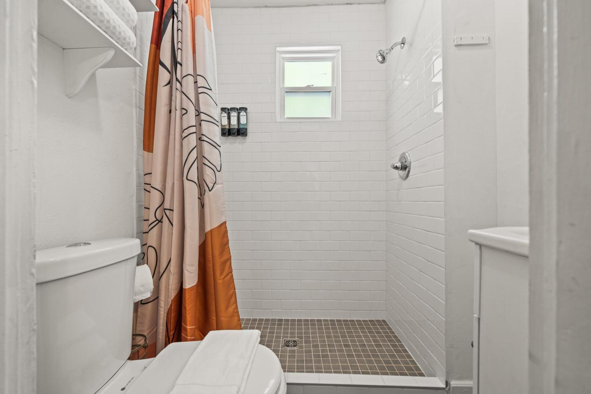 Cedar Blossom Bungalow Is A Cozy Getaway With A 5 Minute Walk To Downtown! Хот-Спрингс Экстерьер фото