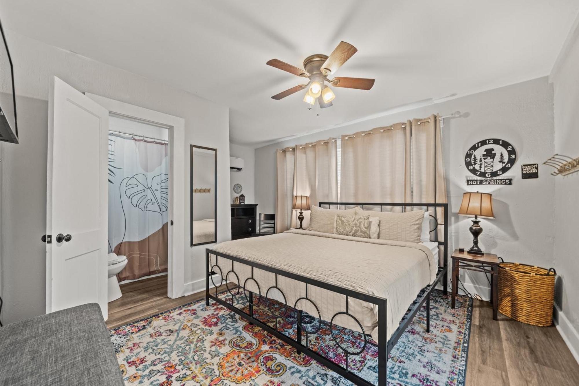 Cedar Blossom Bungalow Is A Cozy Getaway With A 5 Minute Walk To Downtown! Хот-Спрингс Экстерьер фото